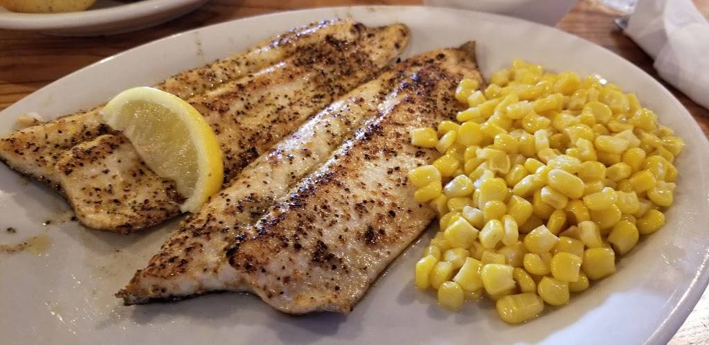 Cracker Barrel Old Country Store | restaurant | 2115 S Church St, Murfreesboro, TN 37130, USA | 6158679067 OR +1 615-867-9067