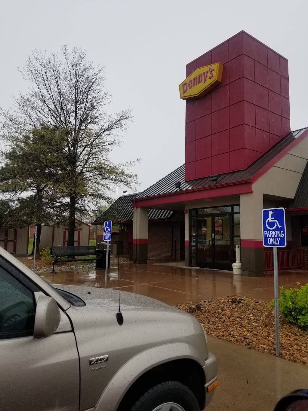 Dennys | restaurant | 3291 Youngfield Service Rd, Golden, CO 80401, USA | 3032796659 OR +1 303-279-6659