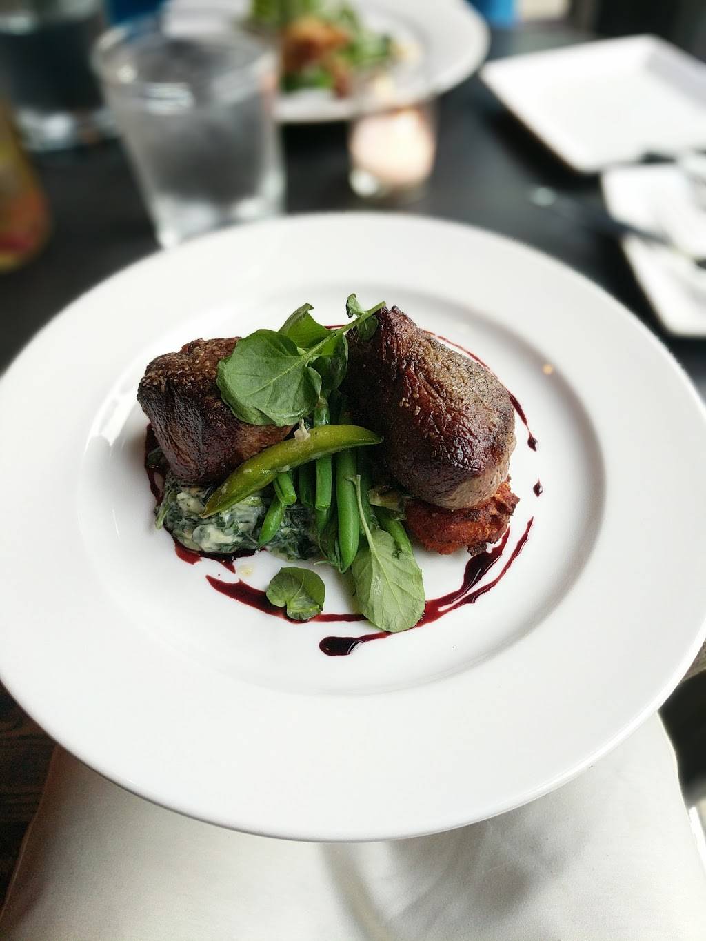 Volo Restaurant Wine Bar | restaurant | 2008 W Roscoe St, Chicago, IL 60618, USA | 7733484600 OR +1 773-348-4600