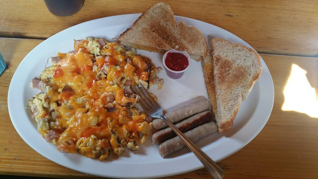 Brutus Camp Deli | restaurant | 4086 US-31, Alanson, MI 49706, USA | 2315292222 OR +1 231-529-2222