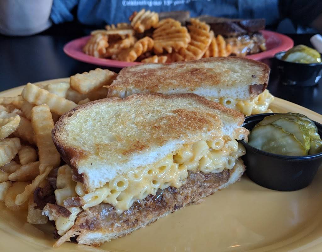 Hangar Pub and Grill | restaurant | 1350 East St, Pittsfield, MA 01201, USA | 4134969464 OR +1 413-496-9464