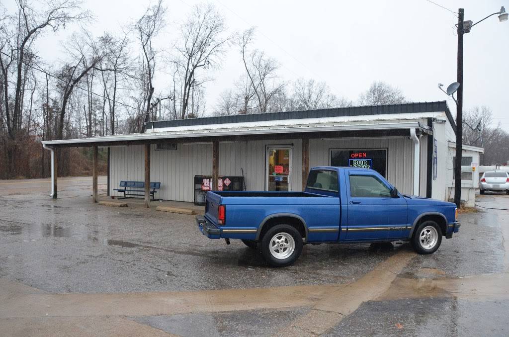 Halfway Market | restaurant | 11840 Hwy 641 S, Springville, TN 38256, USA | 7316442791 OR +1 731-644-2791