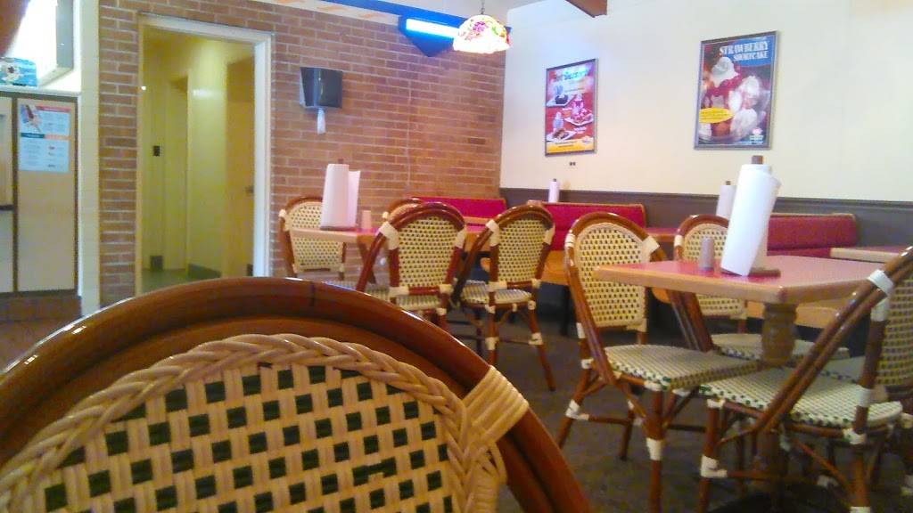 Dairy Queen | restaurant | 3136 E Cumberland Rd, Bluefield, WV 24701, USA | 3043256652 OR +1 304-325-6652