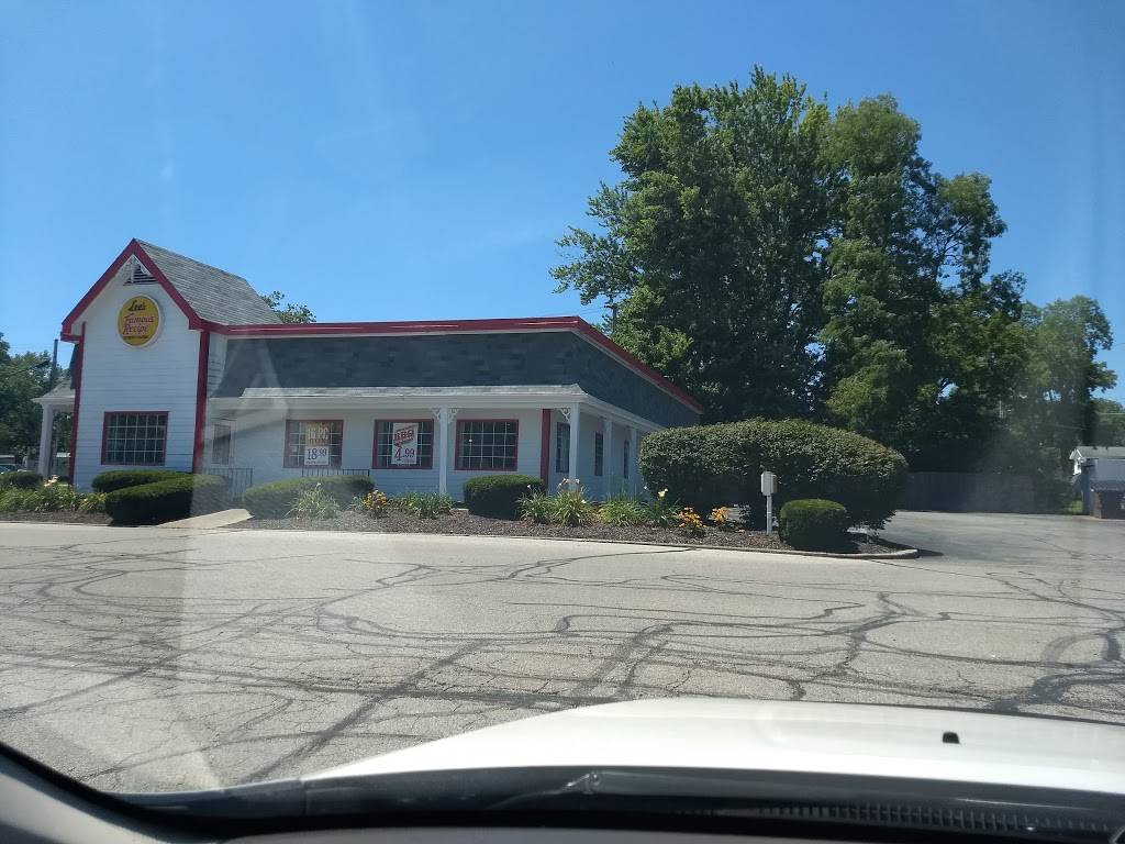 Lees Famous Recipe Chicken | restaurant | 2410 National Rd W, Richmond, IN 47374, USA | 7659662043 OR +1 765-966-2043