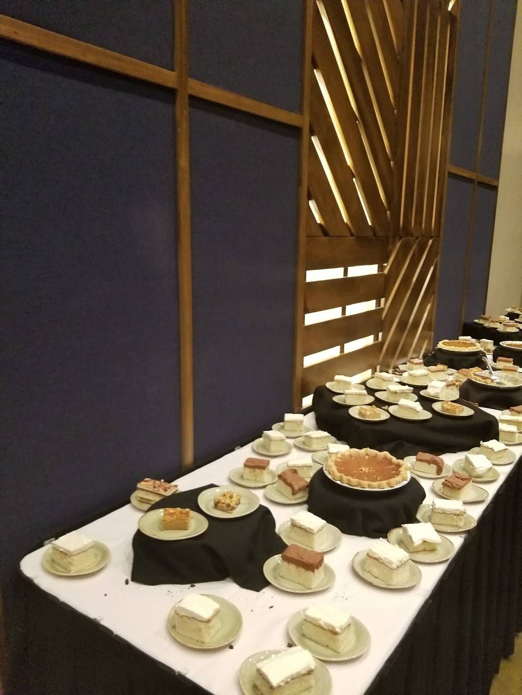 Two Brothers Mining Co. | restaurant | S 1275, US-69 BUS, Pittsburg, KS 66762, USA | 6202404462 OR +1 620-240-4462