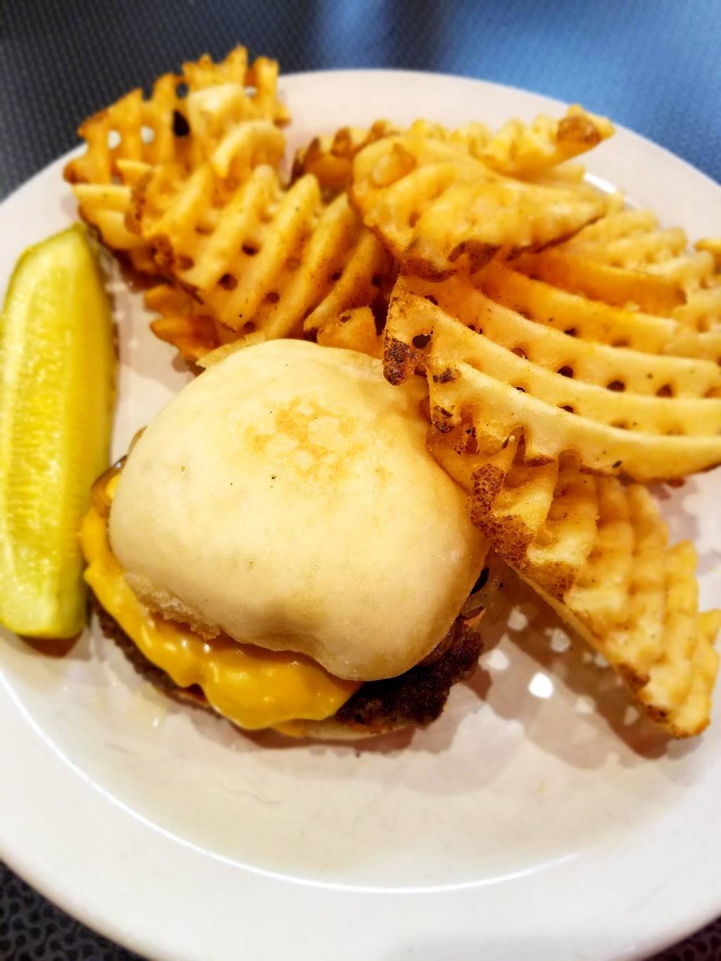 RedEye Diner | restaurant | 210 E Trade St c149, Charlotte, NC 28202, USA | 9805852867 OR +1 980-585-2867