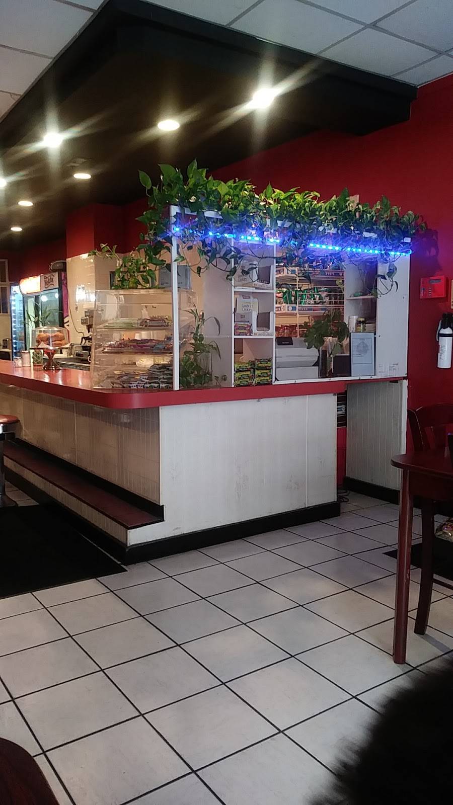 Cambridge Restaurant | restaurant | 505 Avenue of the States, Chester, PA 19013, USA | 6108748313 OR +1 610-874-8313