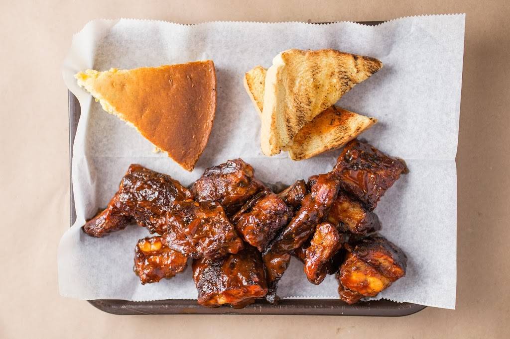 Fat Willys Rib Shack | restaurant | 2416 W Schubert Ave, Chicago, IL 60647, USA | 7737821800 OR +1 773-782-1800