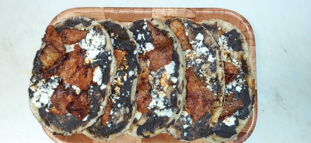 El Mexicanito 1 | restaurant | 1691 Park Ave, Bridgeport, CT 06604, USA | 2033678427 OR +1 203-367-8427