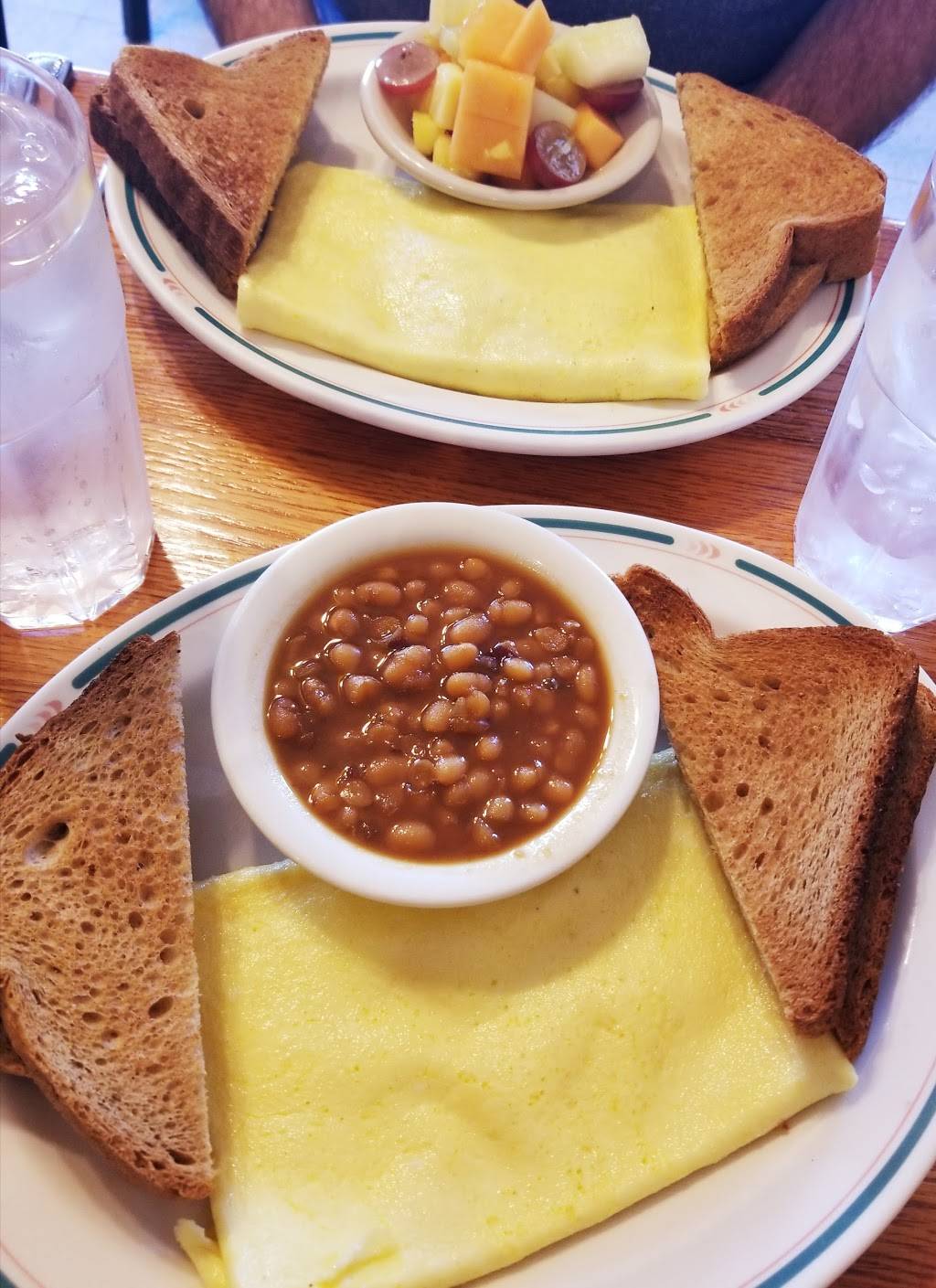 FM Station Cafe | restaurant | 188 Newburyport Turnpike, Newburyport, MA 01950, USA | 9784653333 OR +1 978-465-3333