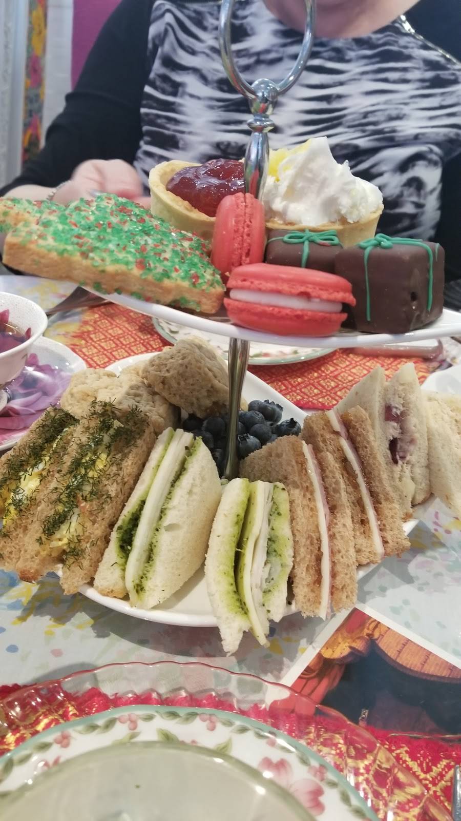 The Tipping Teapot | restaurant | 14482 Big Basin Way, Saratoga, CA 95070, USA | 4088673606 OR +1 408-867-3606