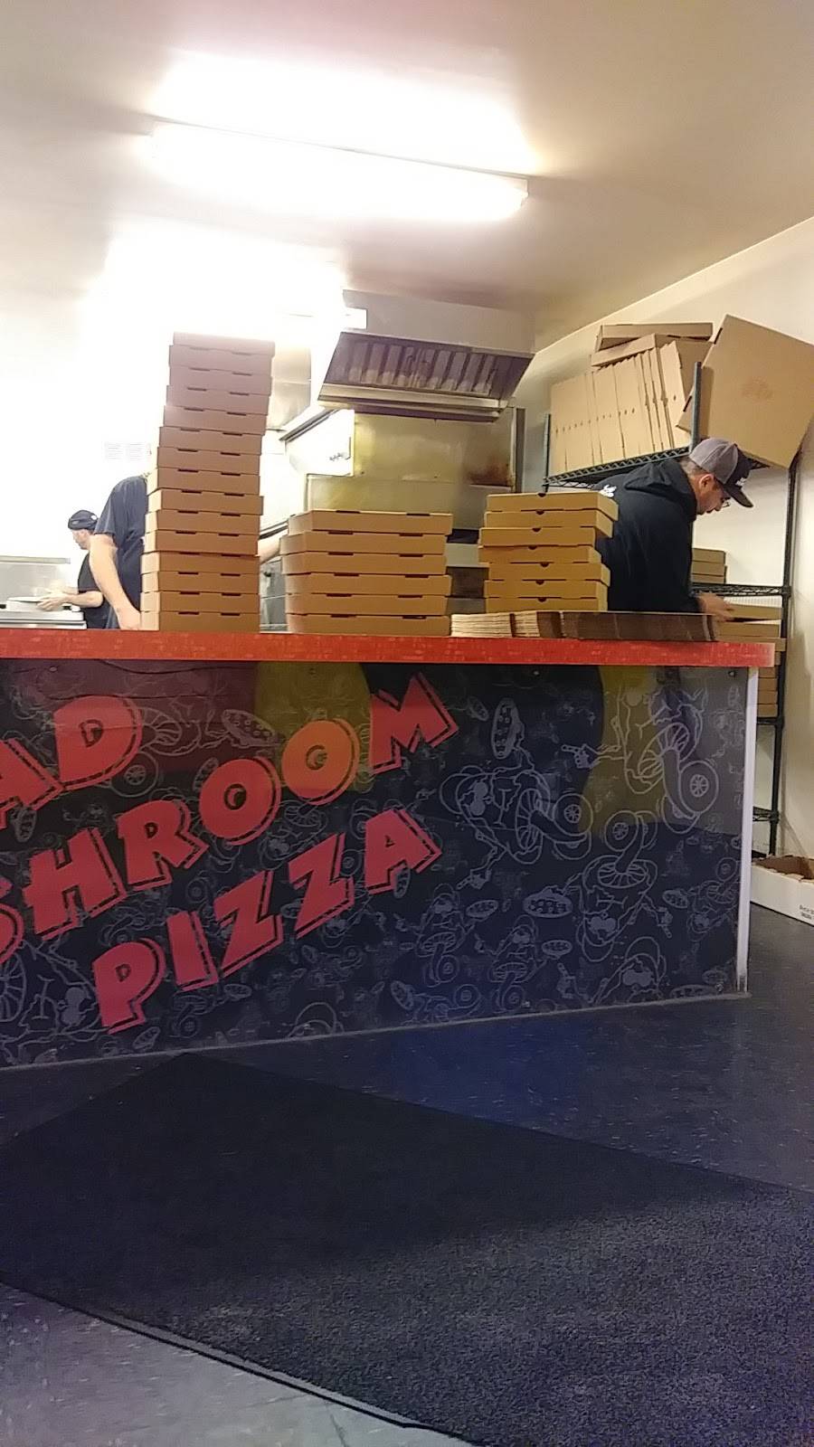 Mad Mushroom Pizza | restaurant | 3014 Underwood St, Lafayette, IN 47904, USA | 7654498081 OR +1 765-449-8081