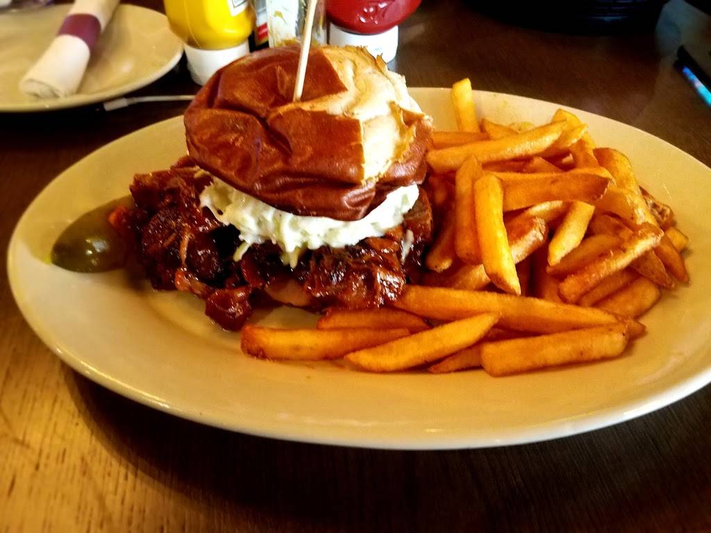 Nikos Pointers Saloon | restaurant | 106 S State St, Marengo, IL 60152, USA | 8155687955 OR +1 815-568-7955