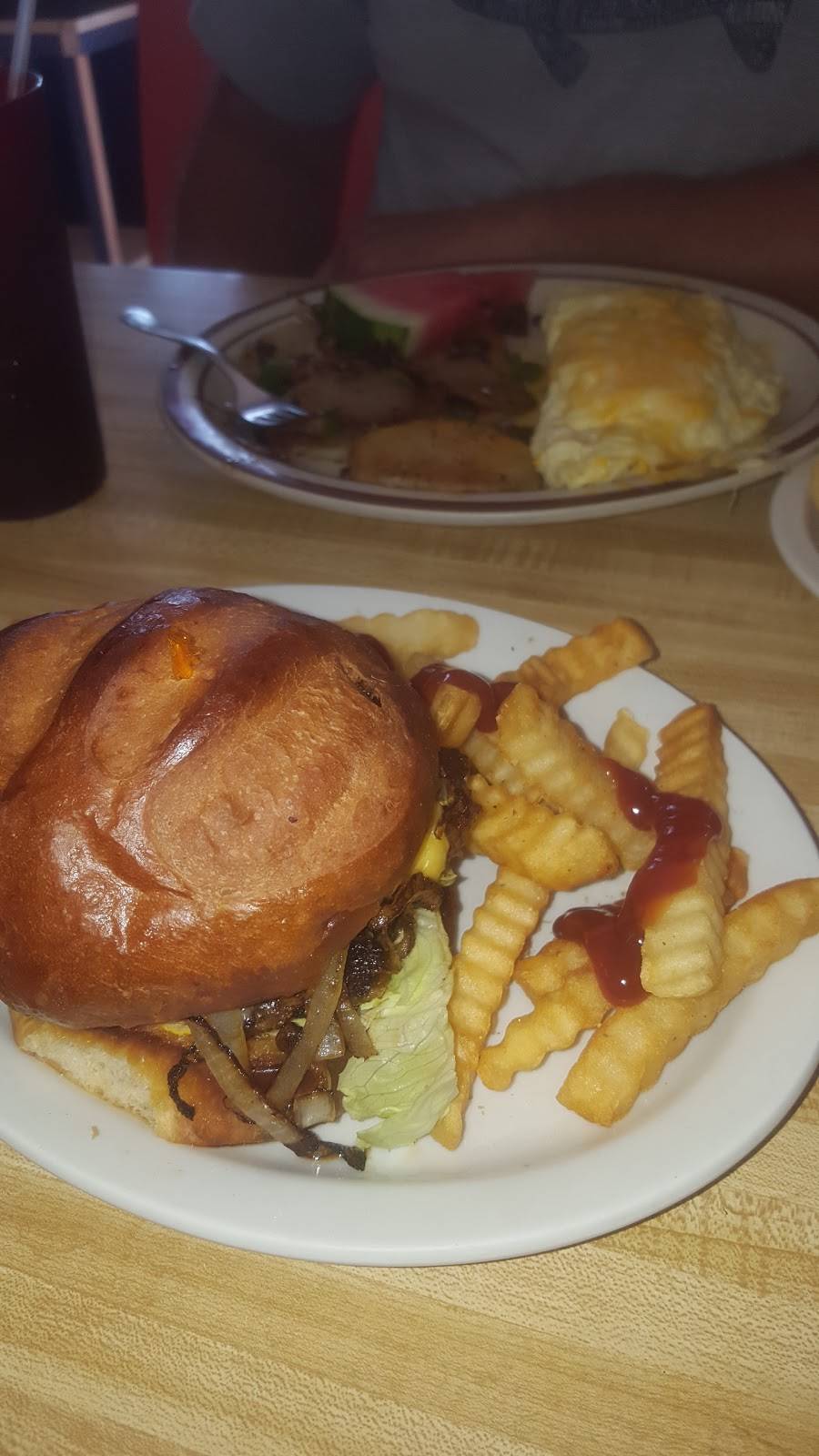 Davids Cafe | restaurant | 200 Lamar Ave, Earlsboro, OK 74840, USA | 4059977300 OR +1 405-997-7300
