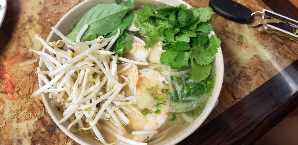 Pho Lee | restaurant | 602 W Union Hills Dr, Phoenix, AZ 85027, USA | 6237771812 OR +1 623-777-1812