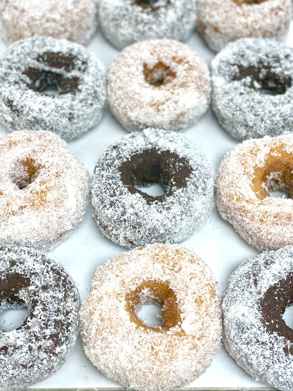 Donut King | bakery | 411 Middle St, Weymouth, MA 02189, USA | 7813350524 OR +1 781-335-0524