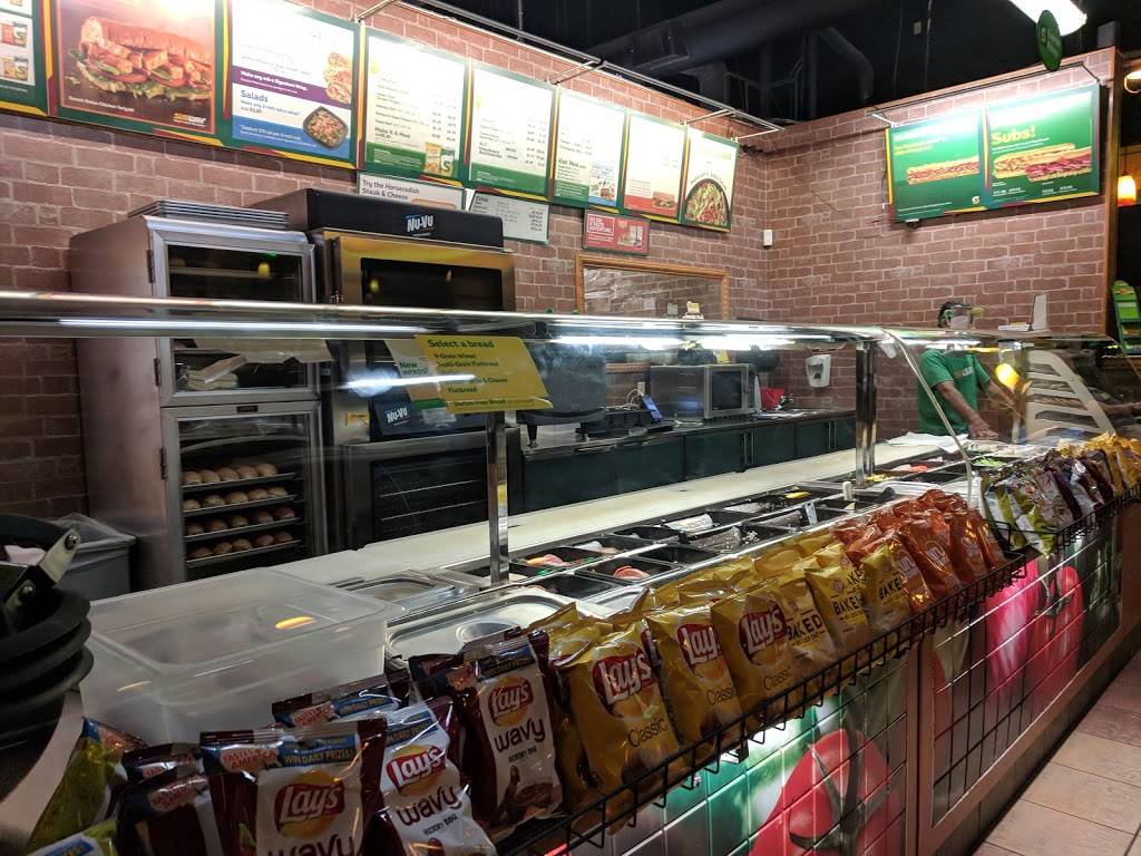 Subway | restaurant | 919 N Anchor Way, Portland, OR 97217, USA | 5032892821 OR +1 503-289-2821