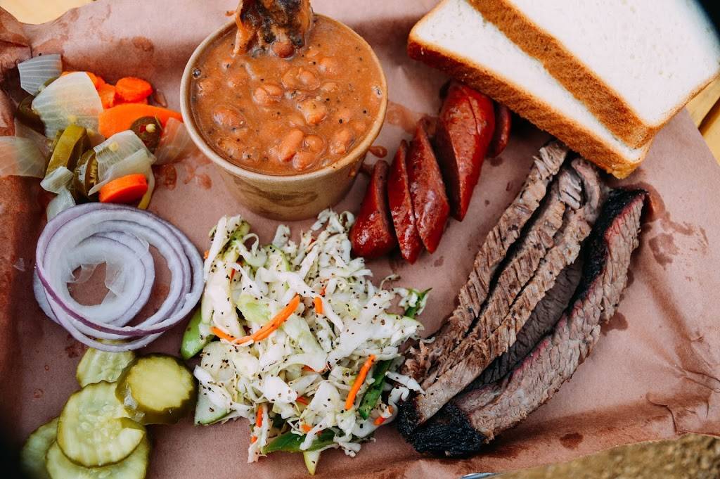 Bumbershoot Barbecue | restaurant | 425 US-377, Argyle, TX 76226, USA | 9405951782 OR +1 940-595-1782