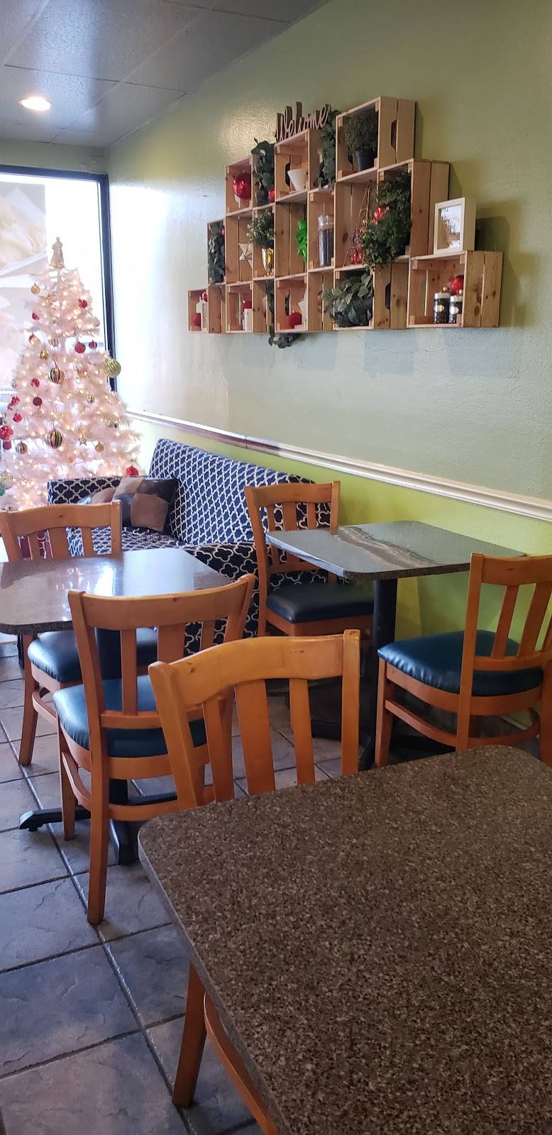 Bagels Tea lounge of HB | cafe | 16556 Bolsa Chica Rd, Huntington Beach, CA 92649, USA | 7148467585 OR +1 714-846-7585