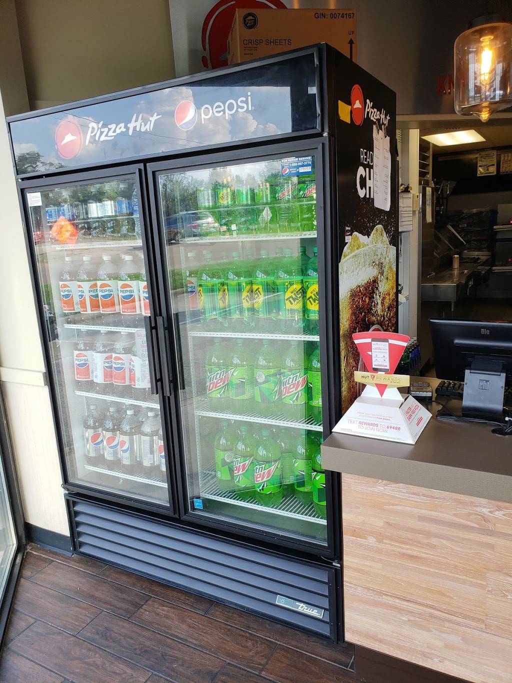 Pizza Hut | meal takeaway | 212 Cedar Ln, Knoxville, TN 37912, USA | 8656891111 OR +1 865-689-1111