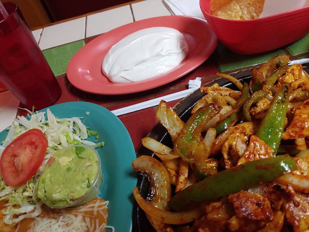 Jalisco Restaurant | restaurant | 1035 S Cesar E Chavez Dr, Milwaukee, WI 53204, USA | 4146727070 OR +1 414-672-7070