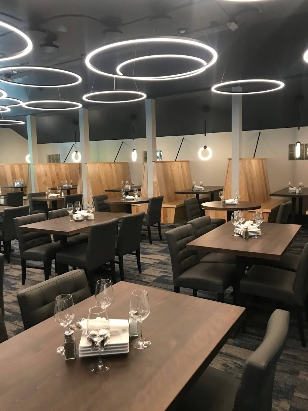 Aurora Borealis | restaurant | 16708 Aurora Ave N, Shoreline, WA 98133, USA | 2066295744 OR +1 206-629-5744