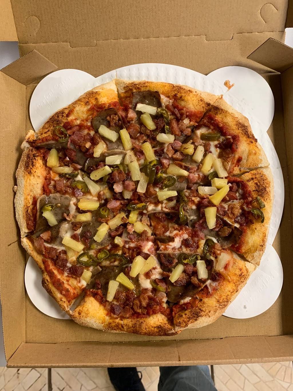 Ballerz Pizza | restaurant | 7185 Crane Ave, Jacksonville, FL 32216, USA | 9045164104 OR +1 904-516-4104