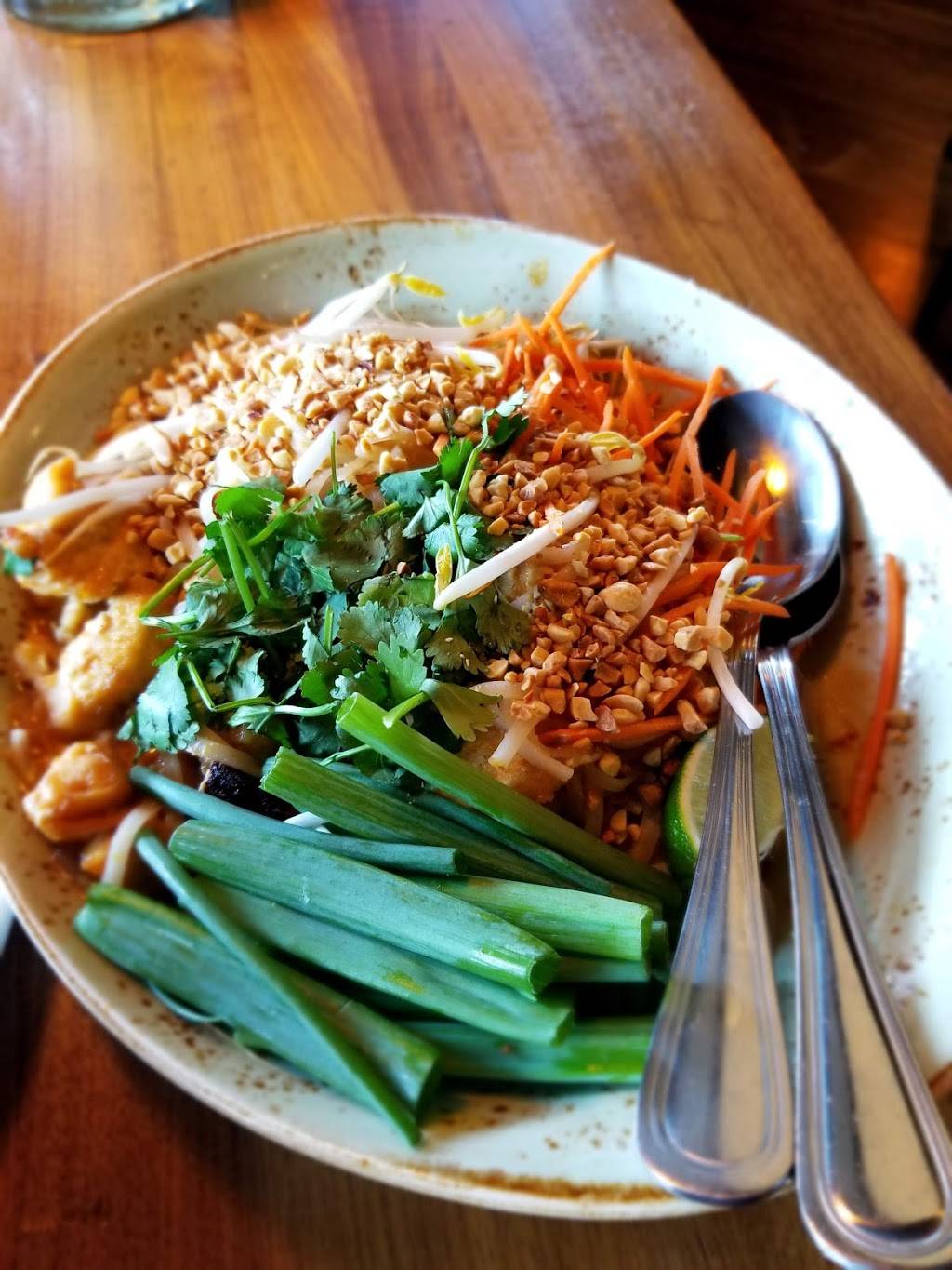 P.F. Changs | restaurant | 26001 Chagrin Blvd, Beachwood, OH 44122, USA | 2162921411 OR +1 216-292-1411