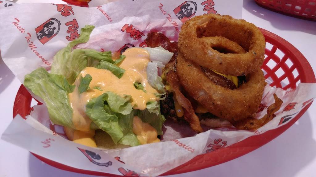 Nifty Fiftys | restaurant | 1900 MacDade Boulevard, Folsom, PA 19033, USA | 6105831950 OR +1 610-583-1950