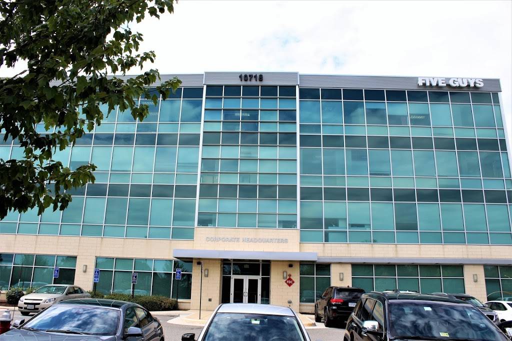 Five Guys HQ | meal takeaway | 10718 Richmond Hwy, Lorton, VA 22079, USA | 7033399500 OR +1 703-339-9500