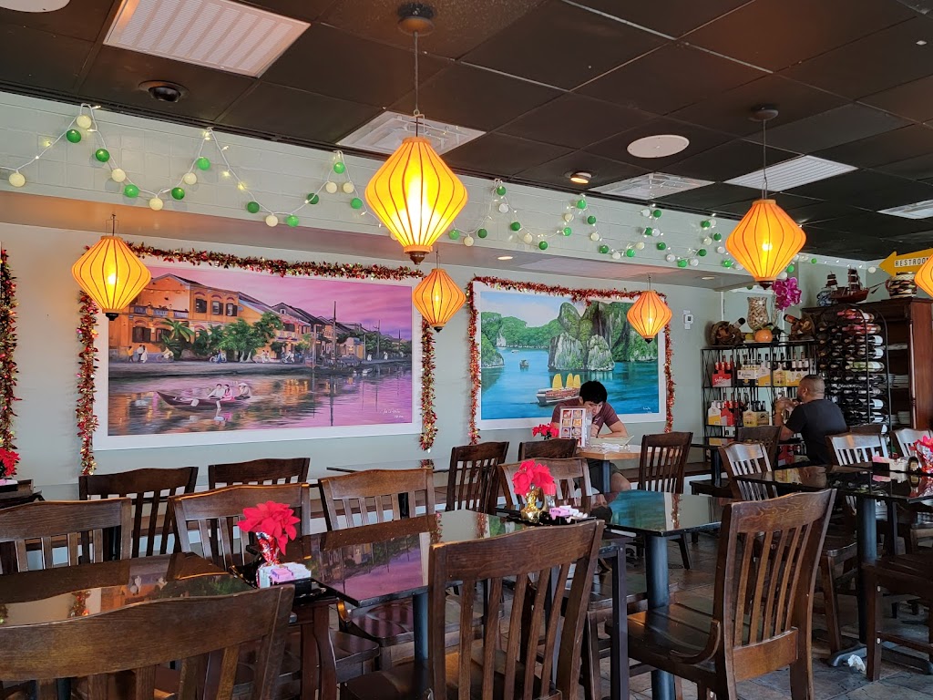 Vietnam Coast Restaurant | restaurant | 2910 Hillcroft Ave, Houston, TX 77057, USA | 7132660884 OR +1 713-266-0884