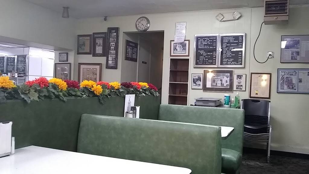 Ks Hamburger Shop | meal takeaway | 117 E Main St, Troy, OH 45373, USA | 9373393902 OR +1 937-339-3902