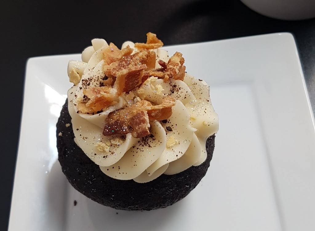 Ritzy Cakes & Eatery | restaurant | 20 Alice St, Waterford, ON N0E 1Y0, Canada | 5194430964 OR +1 519-443-0964