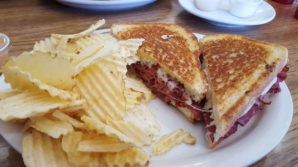 Benjis Deli | meal takeaway | 4156 N Oakland Ave, Milwaukee, WI 53211, USA | 4143327777 OR +1 414-332-7777