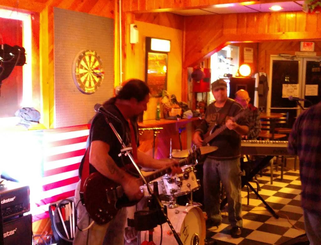 The Happy Clam Bar & Grill | restaurant | 378 Ocean Grove Ave, Swansea, MA 02777, USA | 5086463849 OR +1 508-646-3849