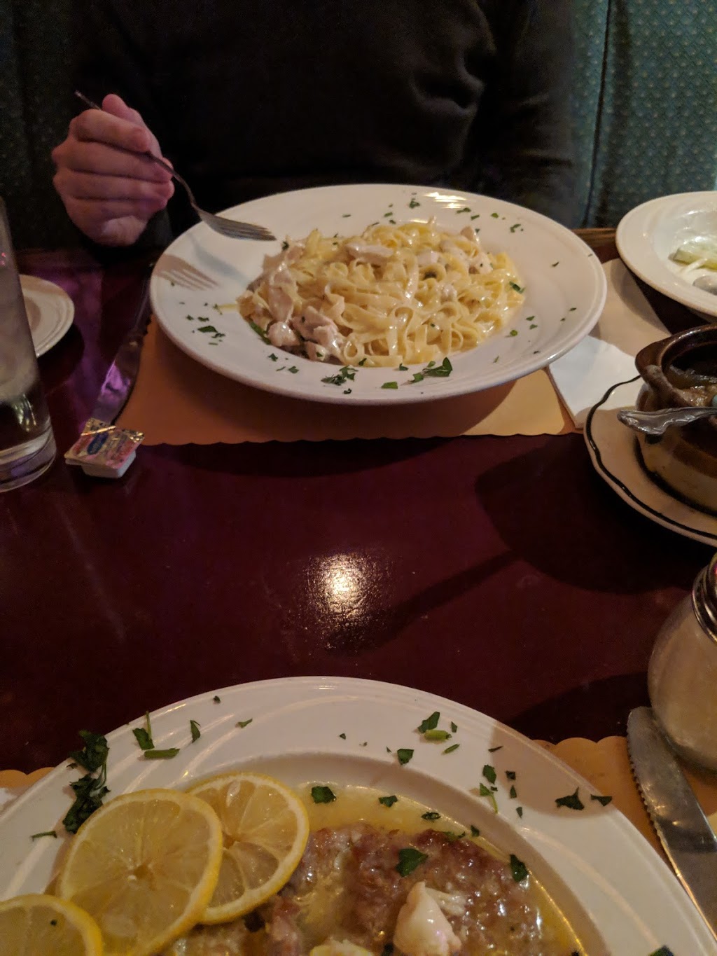 Lombardozzis Restaurant | restaurant | 4786 Liberty Ave, Pittsburgh, PA 15224, USA | 4126825785 OR +1 412-682-5785