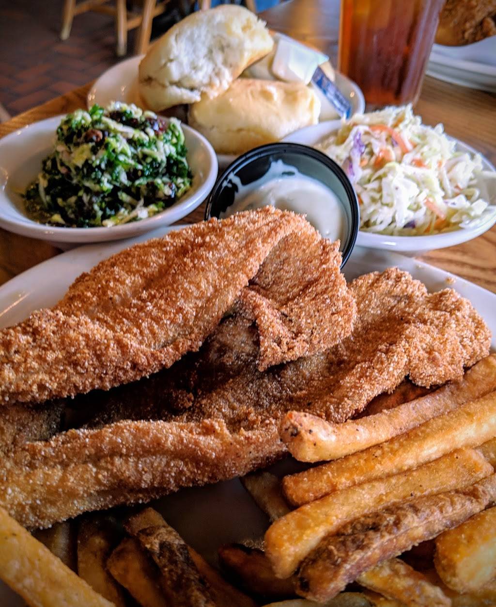 Cracker Barrel Old Country Store | restaurant | 11993 Chase Plaza Dr, Cincinnati, OH 45240, USA | 5136489655 OR +1 513-648-9655