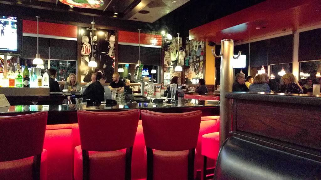 TGI Fridays | restaurant | 2410 Walter Payton Memorial Highway, Oswego, IL 60543, USA | 6305547337 OR +1 630-554-7337