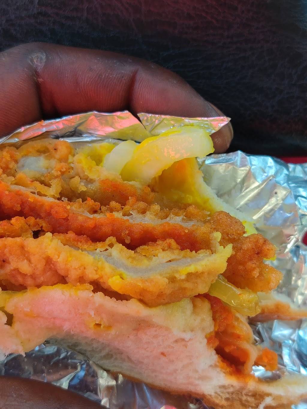 Alis Steak Fish And Chicken | restaurant | 9315 Lewis and Clark Blvd A, Jennings, MO 63136, USA | 3148683999 OR +1 314-868-3999