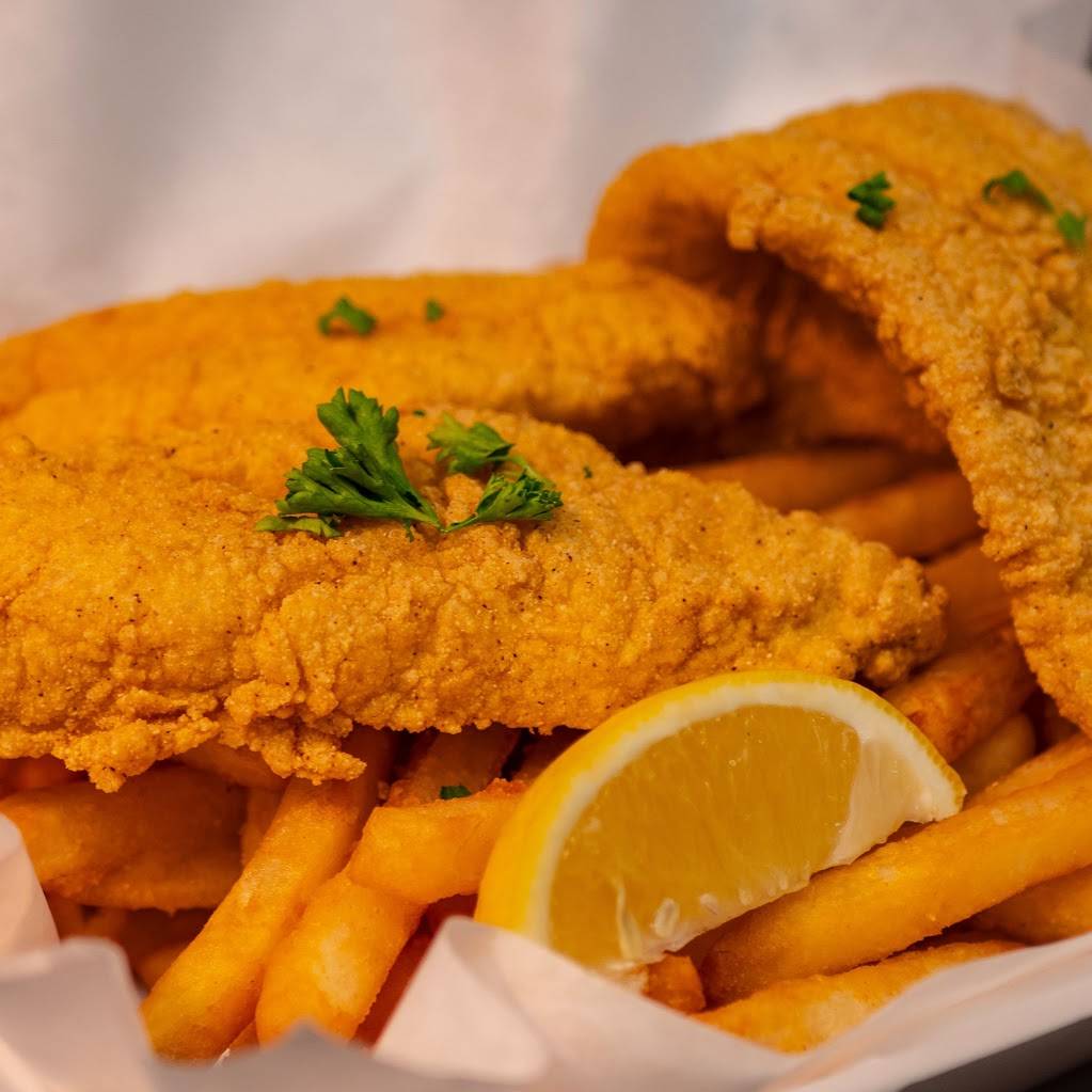 Fish & Chicken Hut | restaurant | 5022 US-90 ALT Suite Q, Sugar Land, TX 77498, USA | 8329398119 OR +1 832-939-8119