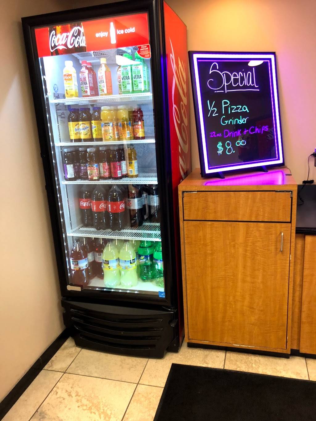 Bellacinos Pizza & Grinders | restaurant | 1001 Woodward Ave Ste 100, Detroit, MI 48226, USA | 3139633000 OR +1 313-963-3000