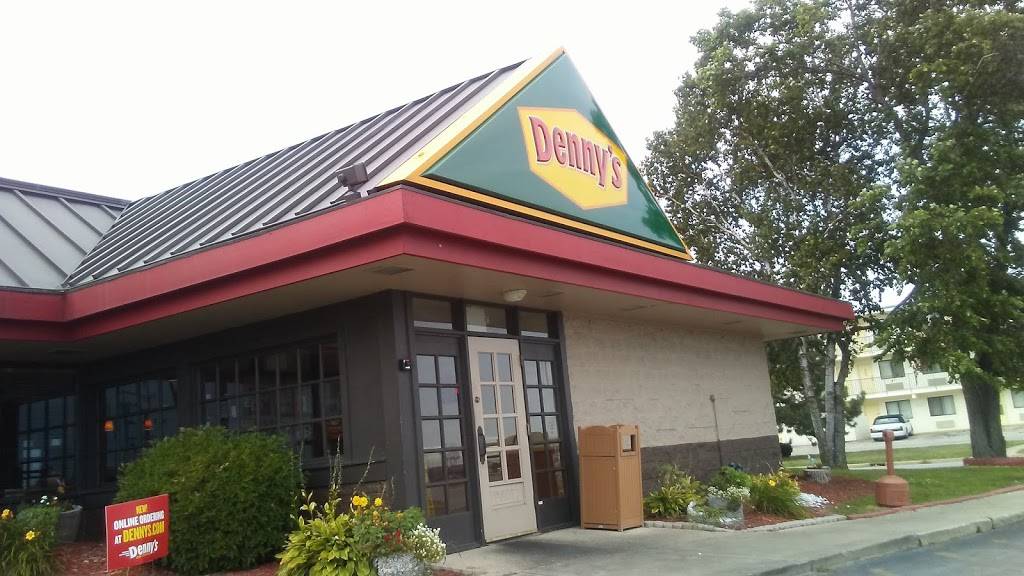 Dennys | restaurant | 1303 Armour Rd, Bourbonnais, IL 60914, USA | 8159379304 OR +1 815-937-9304