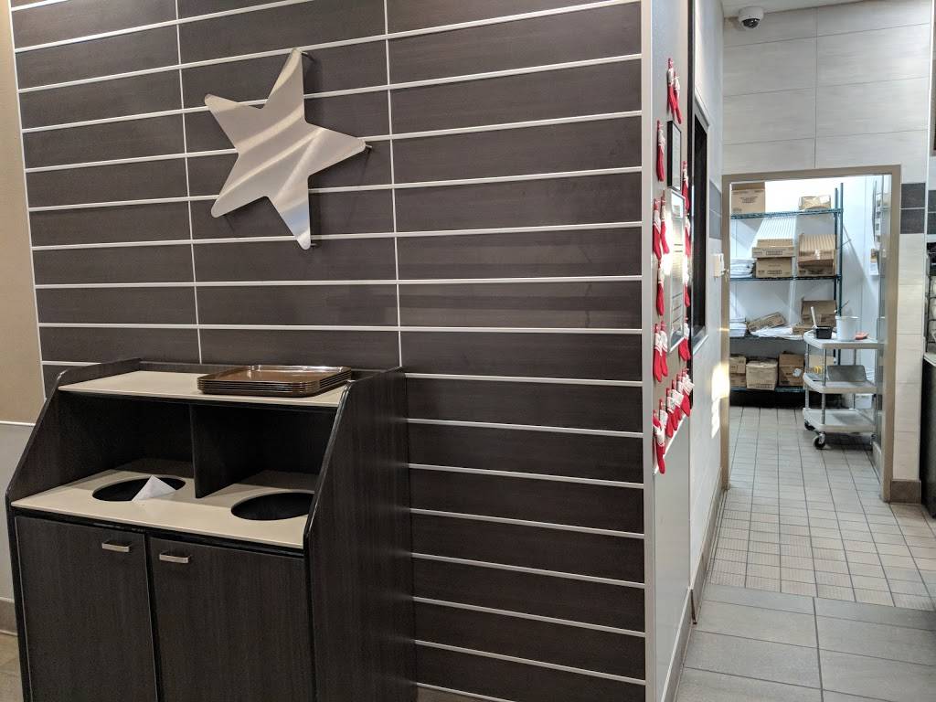 Hardees | restaurant | 1760 Southfork Dr, Newton, NC 28658, USA | 8284666790 OR +1 828-466-6790