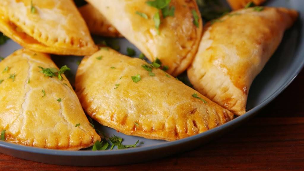 Pikalo Empanadas | restaurant | 241 Broadway, Lawrence, MA 01840, USA | 9786551966 OR +1 978-655-1966