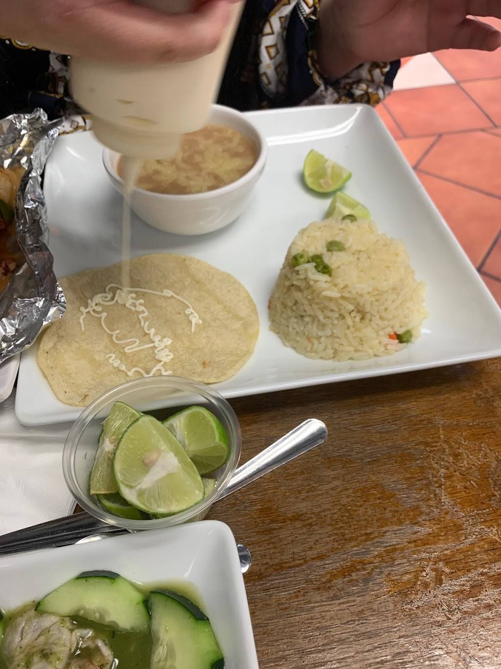 Mariscos los socios | restaurant | 404 S Vine Ave, Ontario, CA 91762, USA | 9099062030 OR +1 909-906-2030