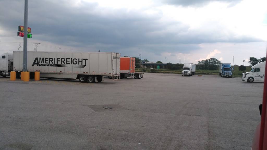 Pilot Travel Center | restaurant | 900 Plaza Ave, Woodhull, IL 61490, USA | 3093344550 OR +1 309-334-4550