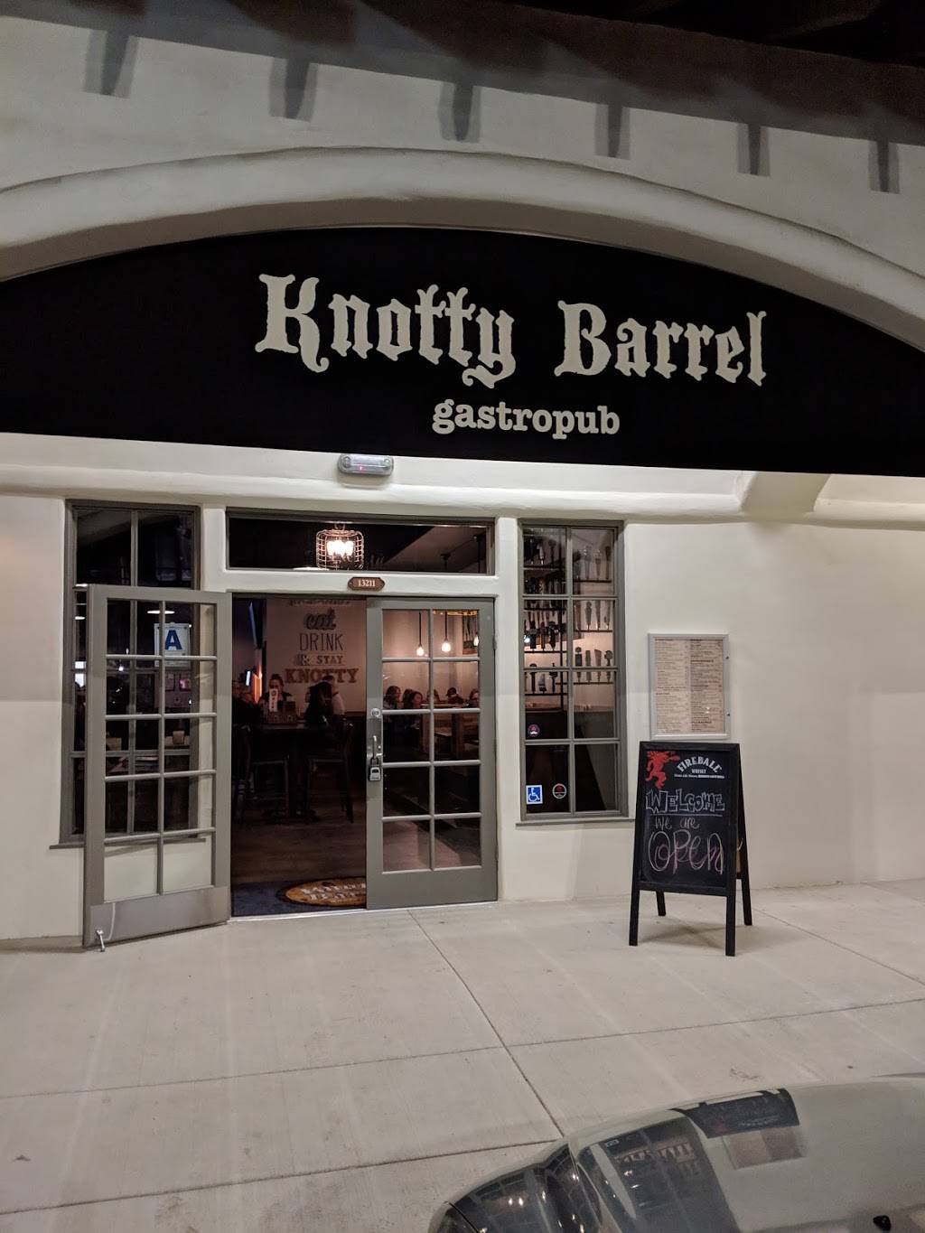 Knotty Barrel | restaurant | 13211 Black Mountain Rd, San Diego, CA 92129, USA | 8583657036 OR +1 858-365-7036