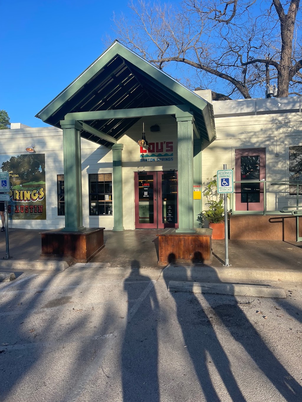 Lous Barton Springs | restaurant | 1608 Barton Springs Rd, Austin, TX 78704, USA | 5126862030 OR +1 512-686-2030