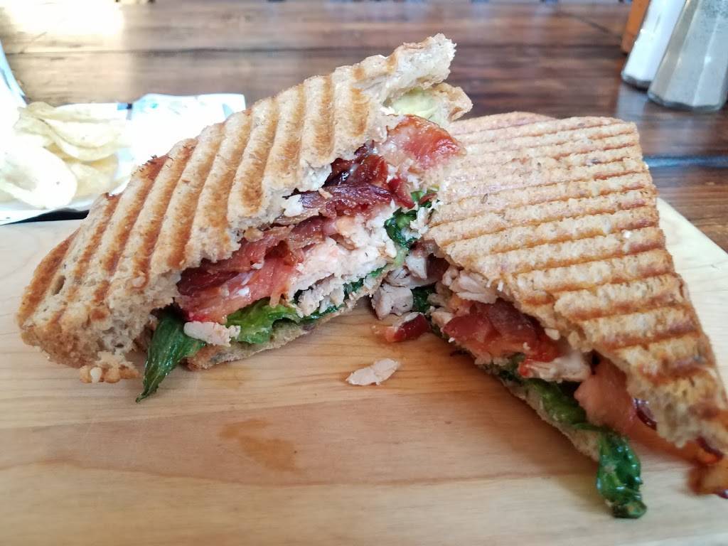 Two Brews Café | cafe | 230 North St, Bennington, VT 05201, USA | 8024405127 OR +1 802-440-5127