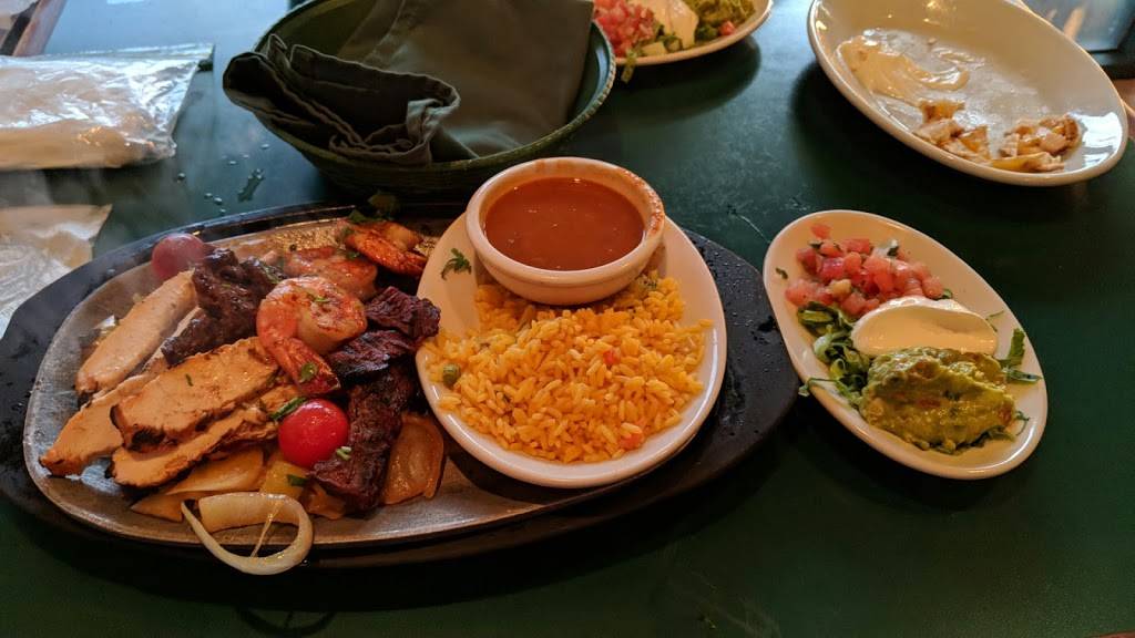 El Tio Tex-Mex Grill | restaurant | 7527 Linton Hall Rd, Gainesville, VA 20155, USA | 7037530826 OR +1 703-753-0826